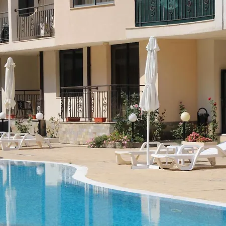Apartment Menada Avalon
